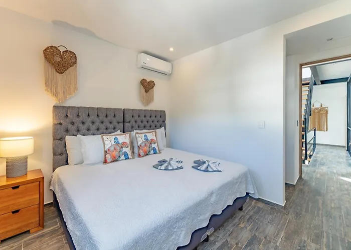 Casa & Chiit - 2 Homes With Different Shared Amenities Villa *