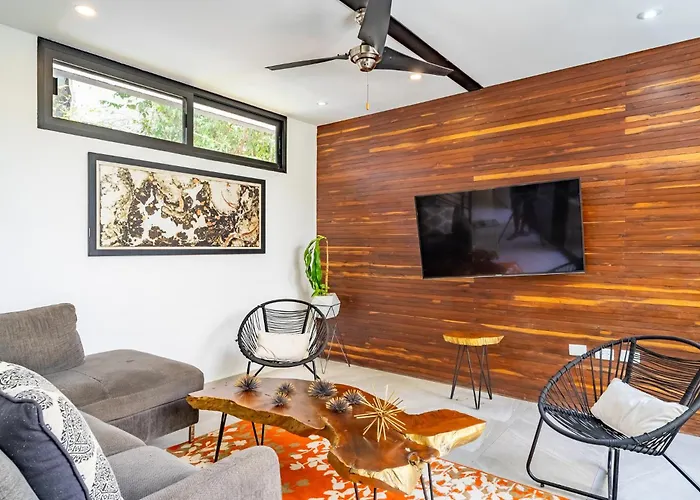 Casa & Chiit - 2 Homes With Different Shared Amenities