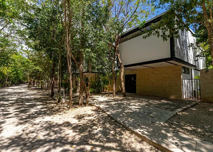 Casa & Chiit - 2 Homes With Different Shared Amenities *